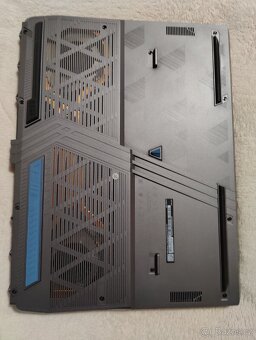 Herní notebook 17" i9 13980HX, RTX 4080 12GB 175W, - 5