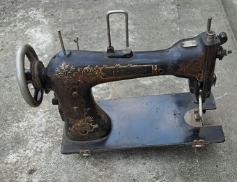 Hlava šicího stroje - 5