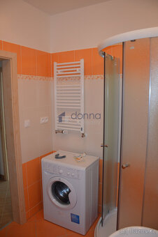 Pronájem bytu 1+kk, 31m² + terasa 30m2, ul. Sicherova, Praha - 5