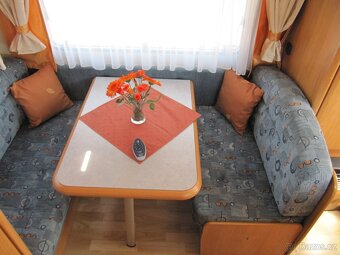 Prodám karavan Hobby 400 sf, model 2005 + mover + předstan. - 5