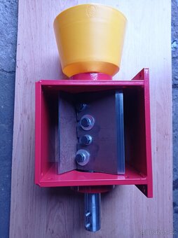 Štěpkovač za traktor nový - 5