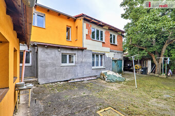 Prodej  P5 Lochkov 2 rodinné domy 320m2 pozemek 974m2 - 5