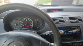 Suzuki Swift 1.3 - 5