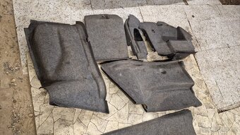 BMW E34 - kufr obložení, koberec - 5