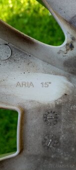 Poklice Renault Aria 15" – 4ks - 5
