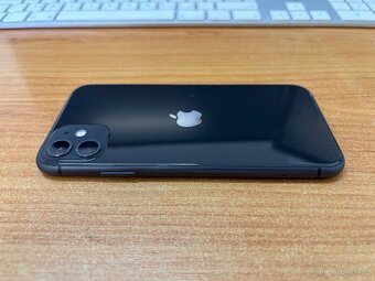 Apple iPhone 11 - 64GB Black - 5