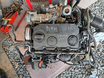 Motor 2.0 tdi 103 kW, BMM, Touran + Octavia - 5