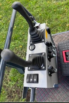 minibagr, pásový bagr, bagřík, motor Kubota, 3 lžíce zdarma - 5