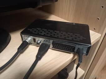 Led TV Samsung UE40EH5000 + Set top box Tesla TE -302 - 5