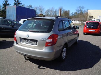 Škoda Fabia 1.4i 16V kombi 85koní r.v.9/2008 - 5