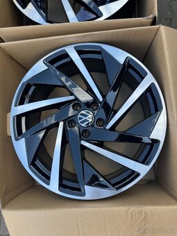 ORIGINÁL Alu Volkswagen NASHVILLE R20, 5x112 - ZÁNOVNÍ - 5