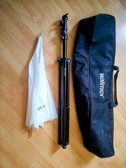 Bateriový blesk QUANTUUM R+600 Dual Power - 5