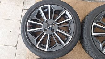 Alu kola Hyundai 17" 4x100 letní pneu 215/45 R17 5-6mm i20 - 5