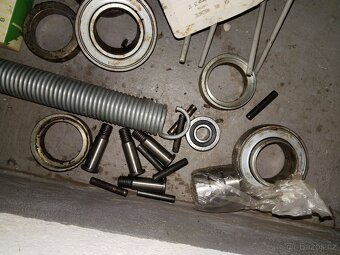 Prodám díly krone - 5