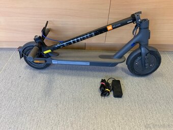 Xiaomi Mi Electric Scooter 3 elektrokoloběžka - 5