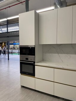 Prodám NOVOU bilu kuchyň Plzeň DTD Egger - 5