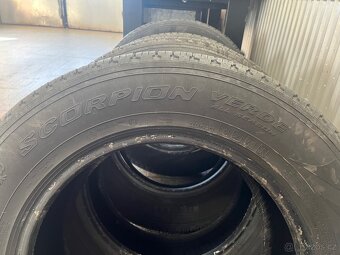 Pneu Pirelli 235/65 R17 - 5