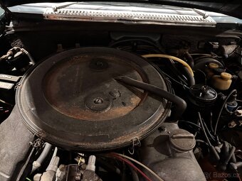 Mercedes Benz 114 US - 5