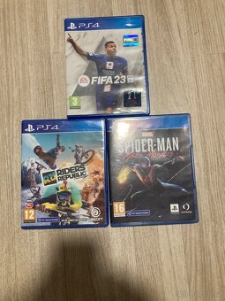 PlayStation 4 pro - 5