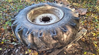 Pneumatika a zadní kolo 18.4/15-30 např. pro ZT303 - 5