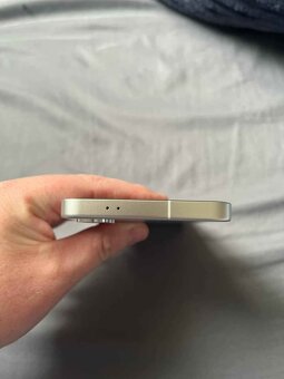 Samsung Galaxy S24 8GB 256GB - 5