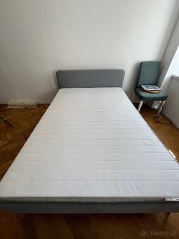 Čalouněná postel IKEA SLATTUM + matrace HAFSLO 140×200 cm - 5