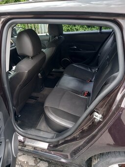 Chevrolet Cruze SW Combi 2.0 tdi 120kW rv 2012 - 5