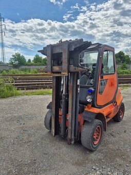 Vysokozdvižný vozík LINDE H40D nosnost 4000kg, volný zdvih - 5