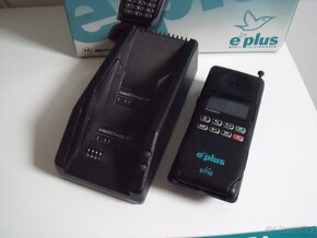 MOTOROLA MicroTAC 5200 (rok 1995 - Funkční) - 5