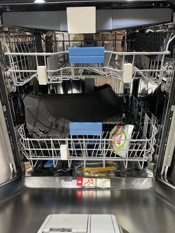 Nepoužitá myčka Beko BDIN38550C - 5