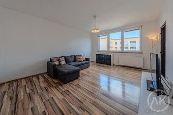 Pronájem bytu 3+1 s lodžií, ul. Jana Maluchy 73 - 5