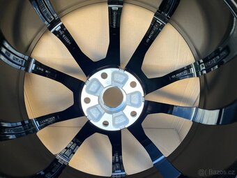 LAMBORGHINI URUS 23" Black, nové, originál  - 5