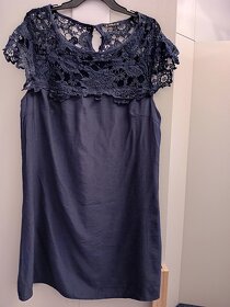 Tmavě modré šaty s krajkou - 5