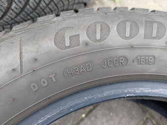 Prodám celoroční pneumatiky Goodyear 185/65 R15 88T - 5