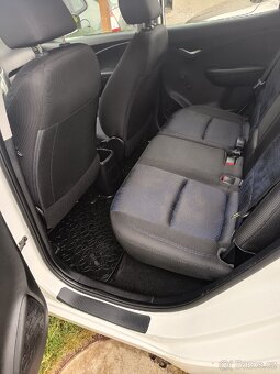 Hyundai ix20 1, 6 benzín - 5