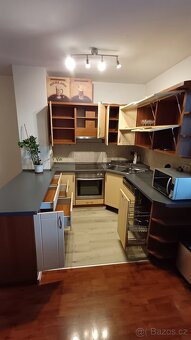Kuchyň do tvaru U - 5