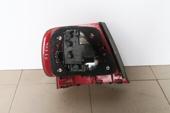 Zadní světla Audi A4 - 5