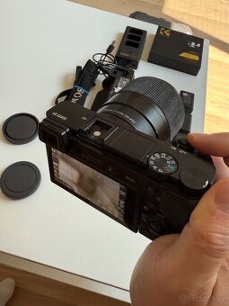 Prodám Sony a6000, Sigma 30mm, DJI Ronin SC, atd.. - 5