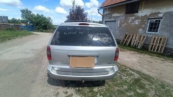 Chrysler grand Voyager 2.5CRDI - 5