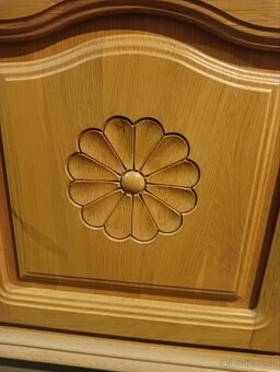 Komoda s dubovými dvířky - 5