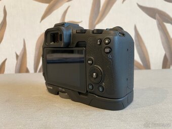 Canon EOS R8 – kompletní balení - 5