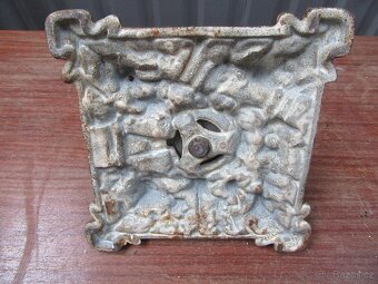 Nabízím starožitný litinový stojan na vánoční stromek. Nepra - 5