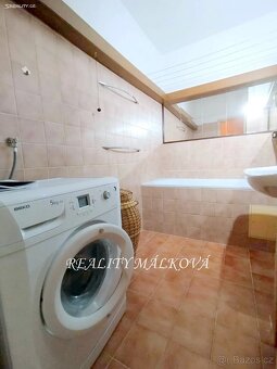 Prodej bytu 3+1 92 m² Dašická, Pardubice - 5