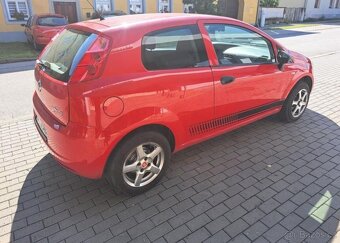Fiat Grande Punto 1,2 i benzín manuál 51 kw - 5