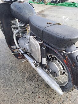 Jawa 250 kyvaĉka typ 353 - 5