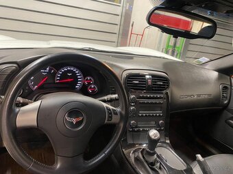 Prodám Corvette C6 R437 motor 6.2 V8 437 koní eu verze r.v 0 - 5