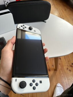 Nintendo switch OLED (top stav) + příslušenství - 5