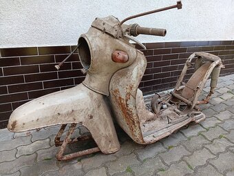 skůtr Tatran manet 125 bez motoru - 5