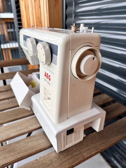 Prodám elektrický šicí stroj AEG NM 1800. - 5