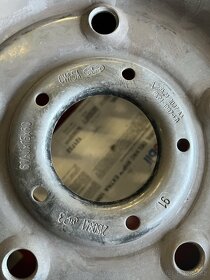 Prodám sadu pneu FORD NOKIAN 215 65 R15 C - 5